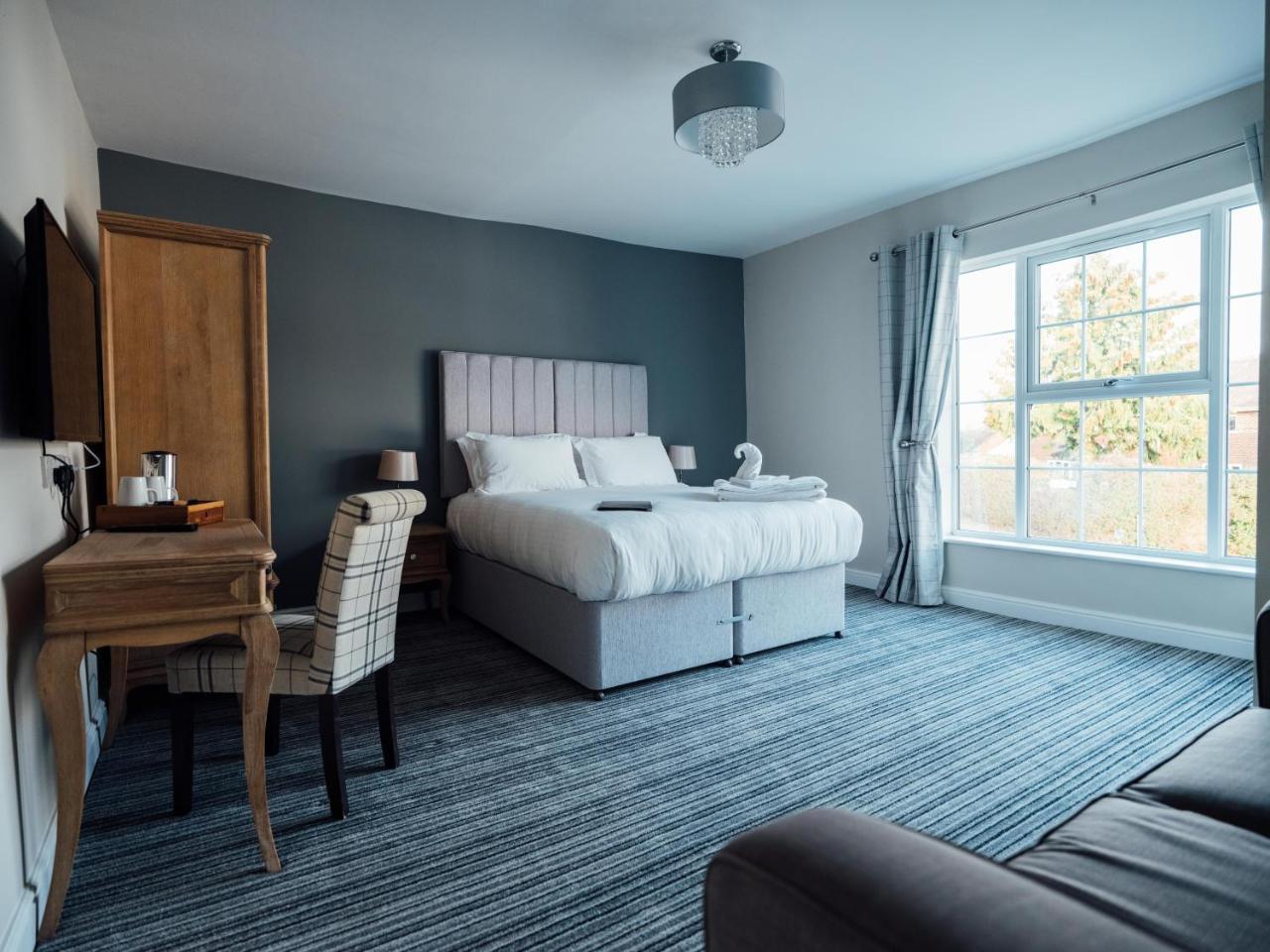 The Bell Inn Worcester Extérieur photo