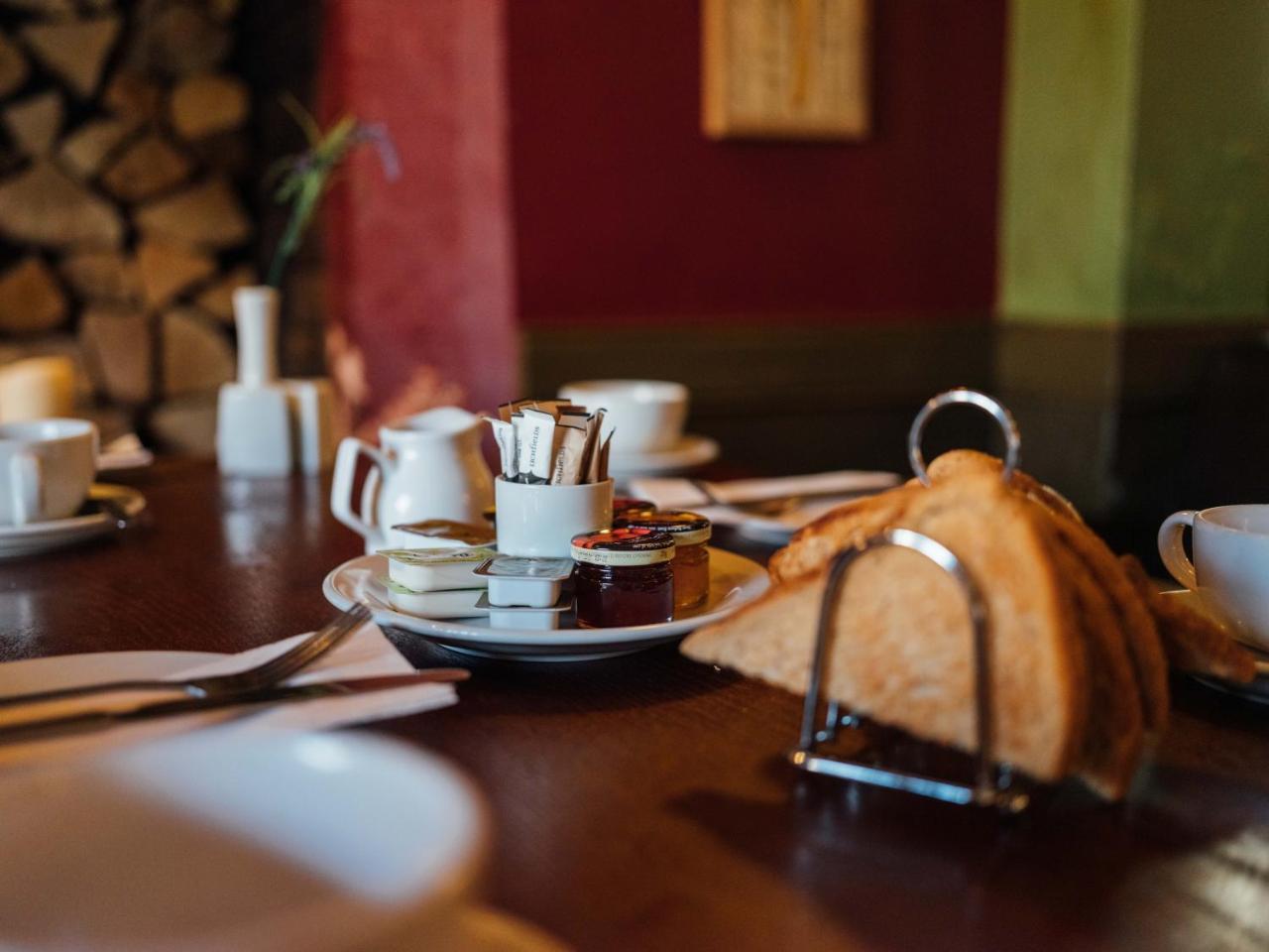 The Bell Inn Worcester Extérieur photo