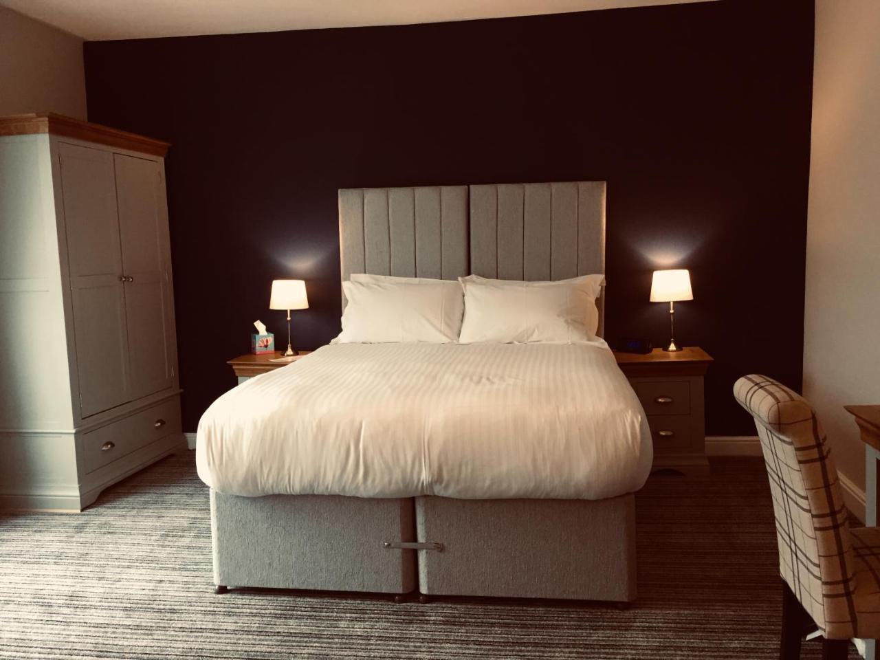 The Bell Inn Worcester Extérieur photo