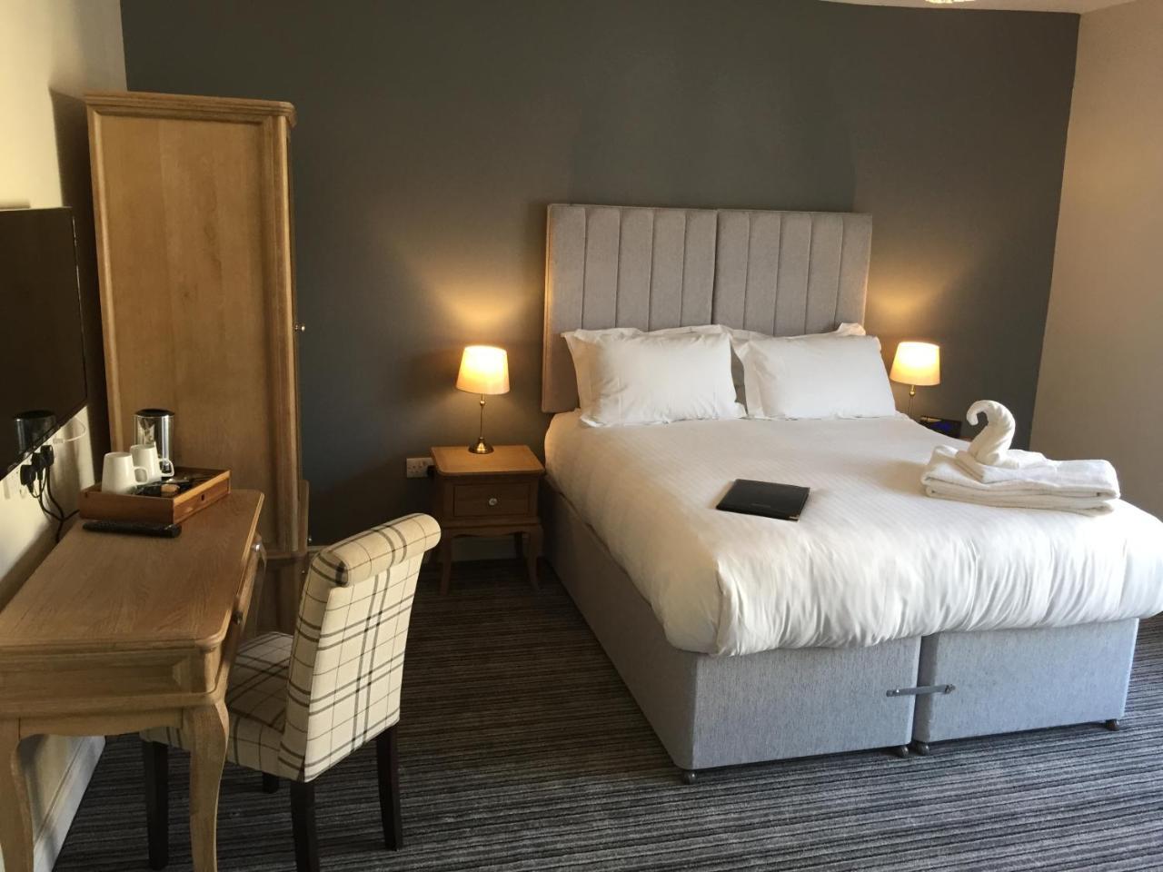 The Bell Inn Worcester Extérieur photo
