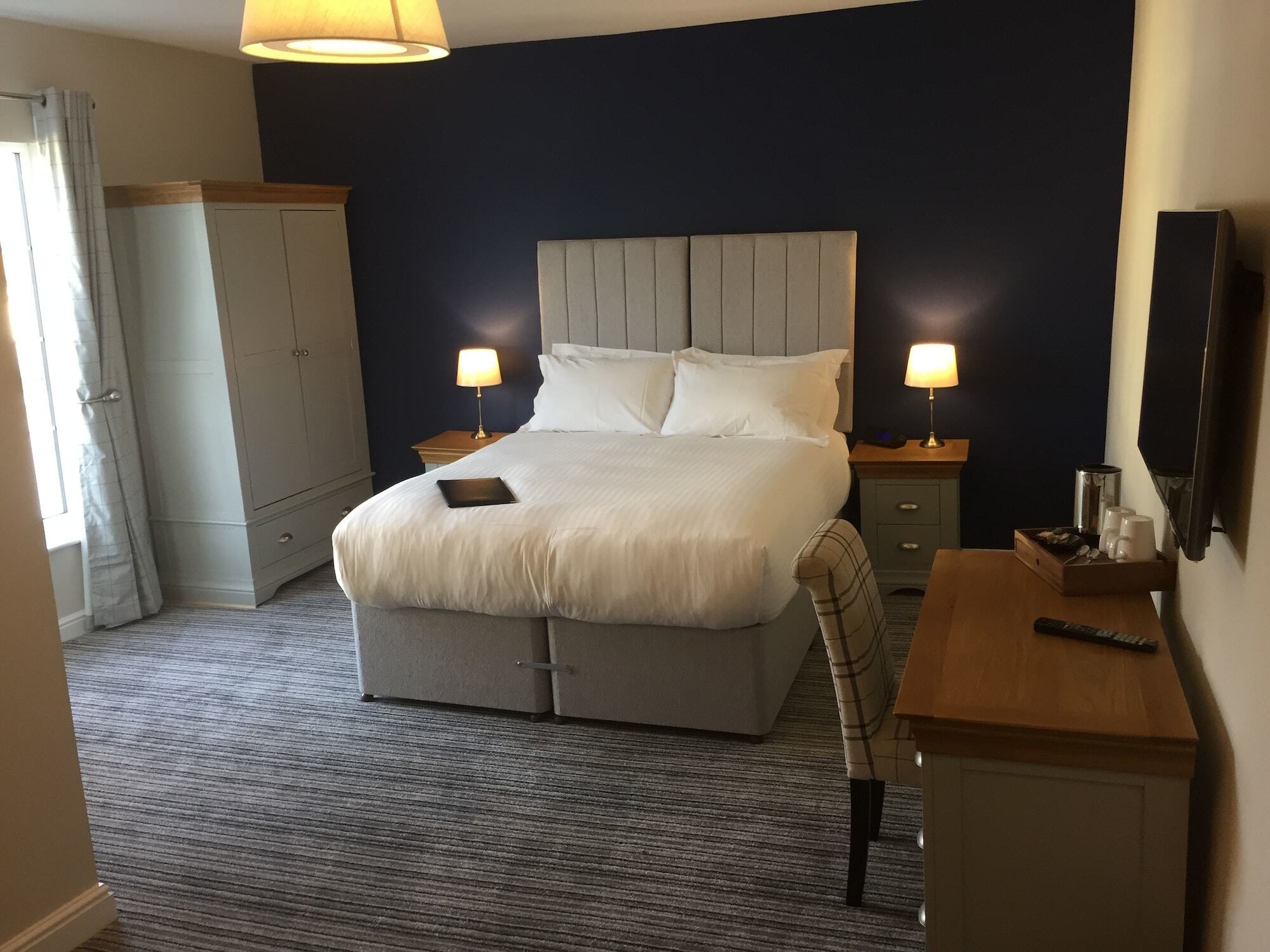 The Bell Inn Worcester Extérieur photo